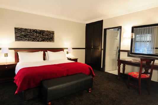 Court Classique Suite Hotel