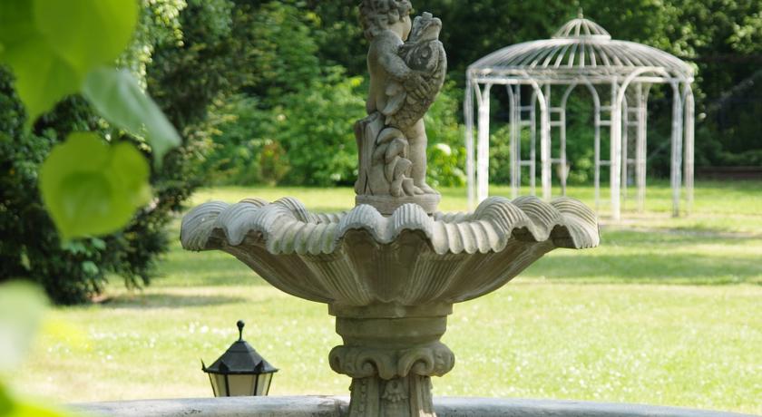 Schlosshotel Berlin By Patrick Hellmann