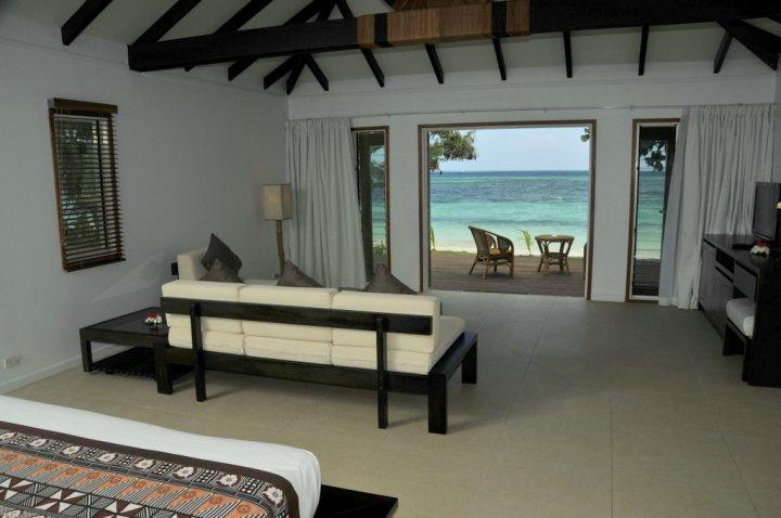 Lomani Island Resort & Spa