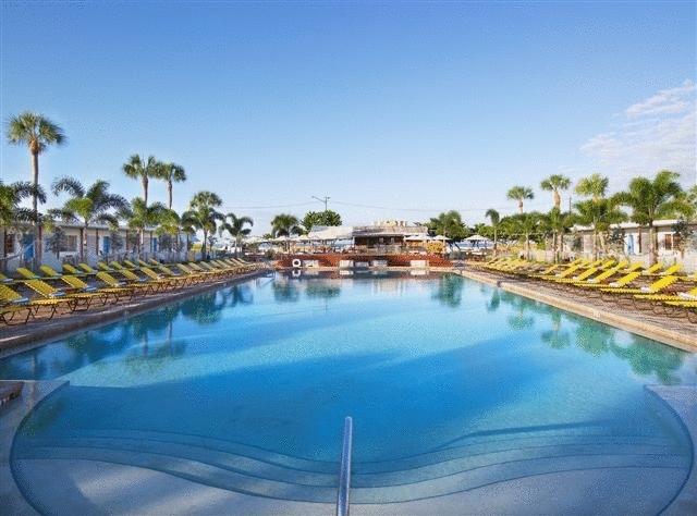 Postcard Inn On The Beach