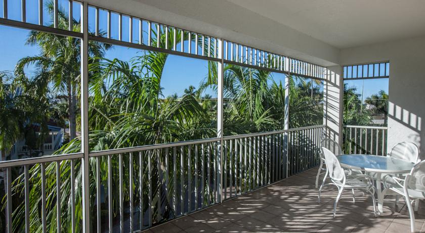 Olde Marco Island Inn & Suites