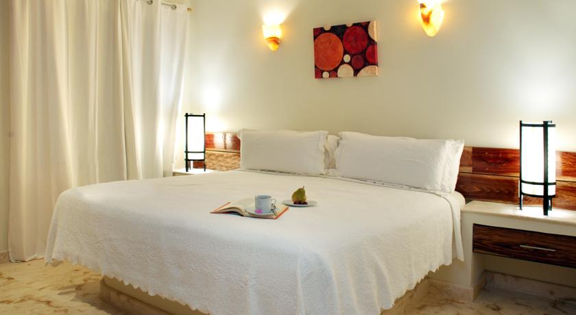 Maya Villa Condo Hotel & Beach Club