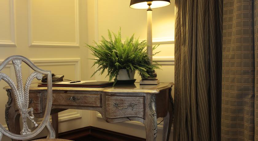 Anantara Palazzo Naiadi Rome Hotel