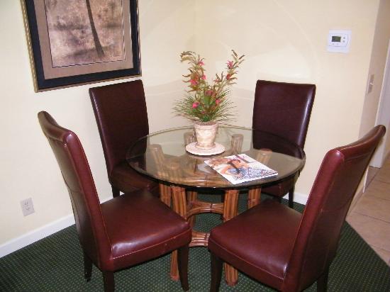 Palmera Inn and Suites