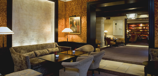 Le Pavillon De La Reine