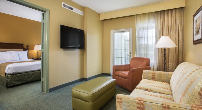 DoubleTree Suites by Hilton Hotel Naples