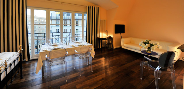 Digital Check-in - The Dude By Charly