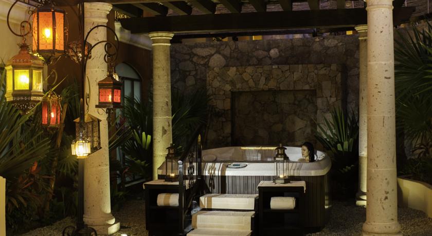 Hacienda Encantada Resort & Residences