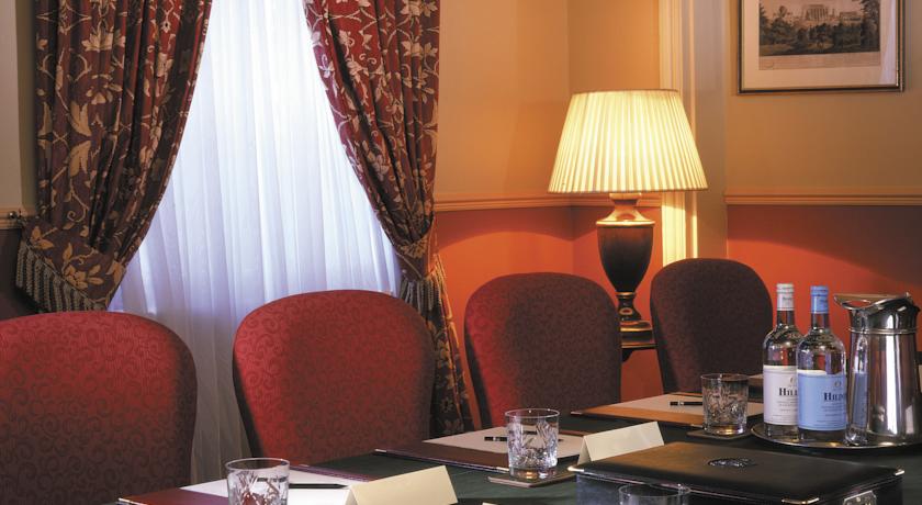 Mercure Salisbury White Hart Hotel & Apartments