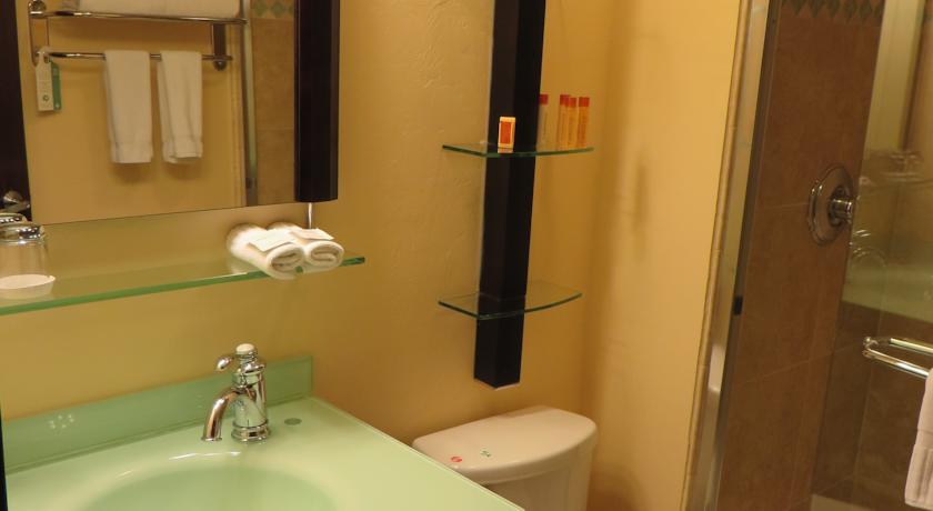 Bayfront Inn 5th Ave