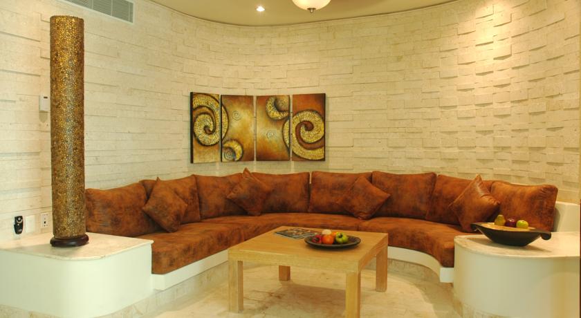 Maya Villa Condo Hotel & Beach Club