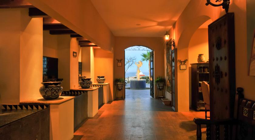 Hacienda Encantada Resort & Residences