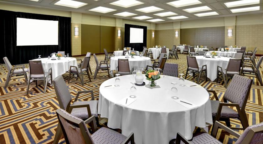 Sheraton Gateway Hotel in Toronto International Airport