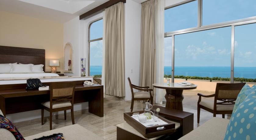 Grand Fiesta Americana Coral Beach