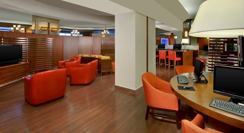 Sheraton Gateway Hotel in Toronto International Airport