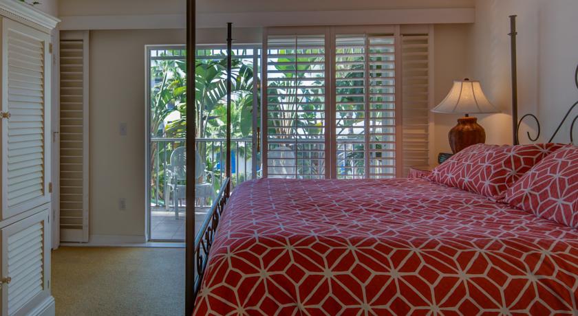 Olde Marco Island Inn & Suites