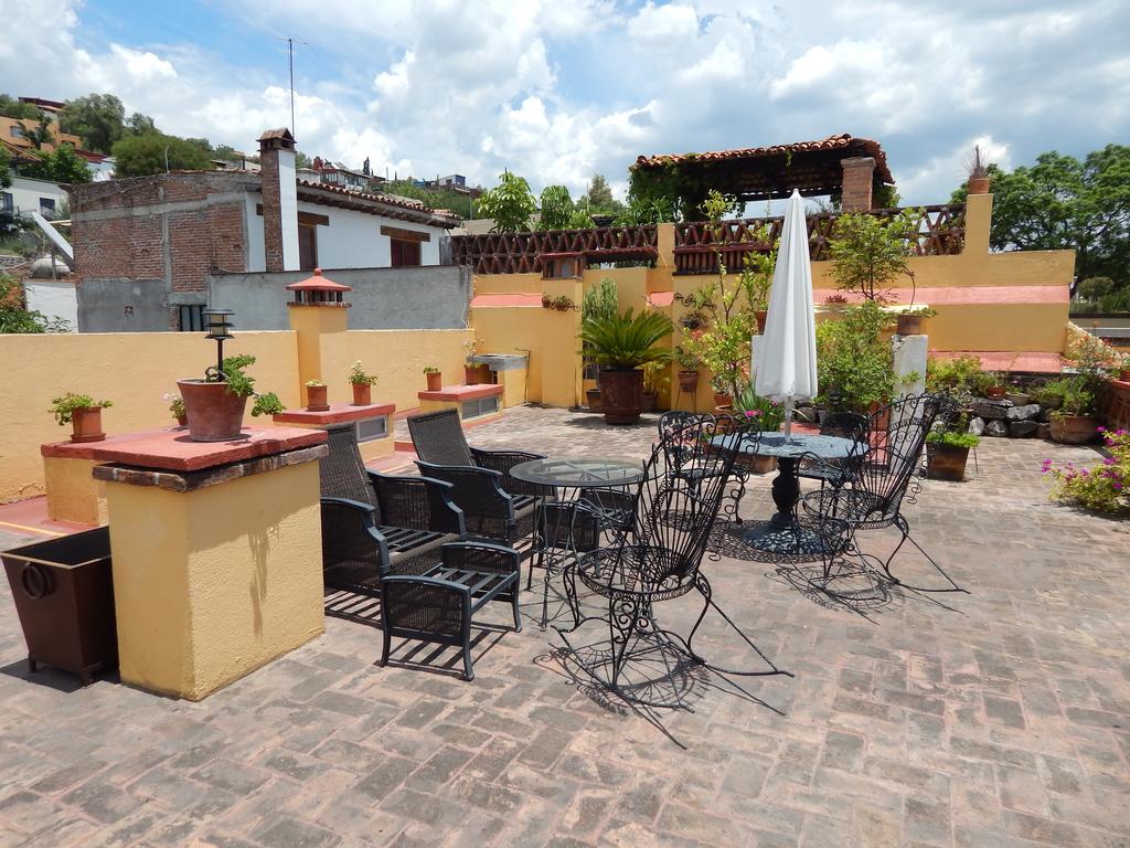 Casa Mia Suites Apartments