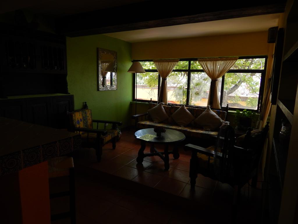 Casa Mia Suites Apartments