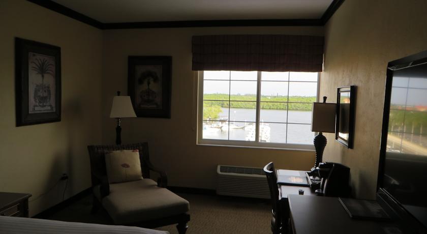 Bayfront Inn 5th Ave