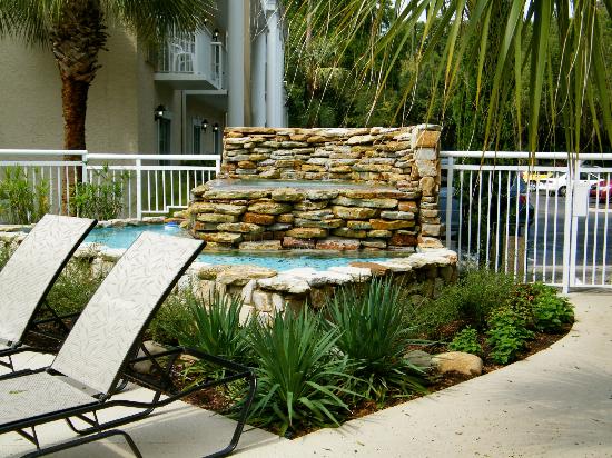 Palmera Inn and Suites