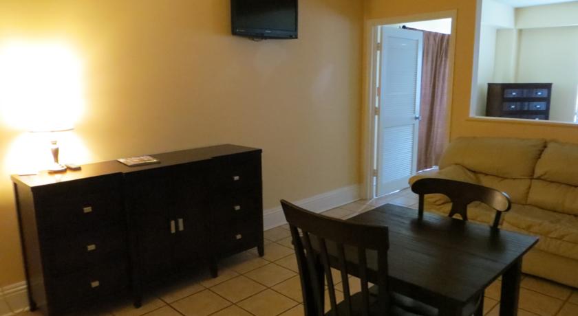 Naples Park Central Hotel