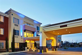 Holiday Inn Express & Suites Berkeley, an IHG hotel