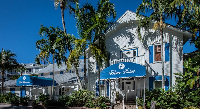 Olde Marco Island Inn & Suites