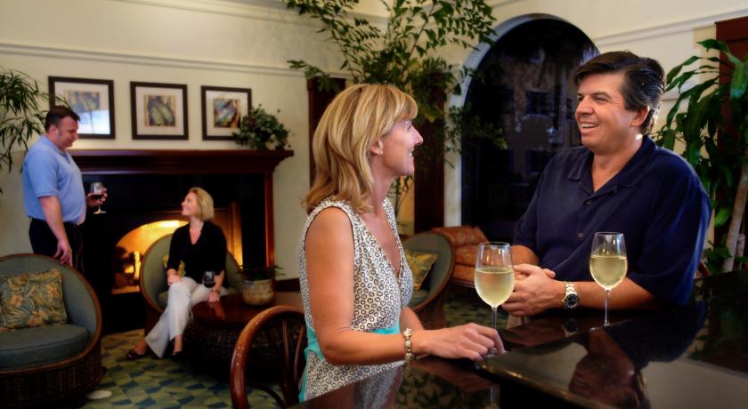 Hawthorn Suites by Wyndham Naples