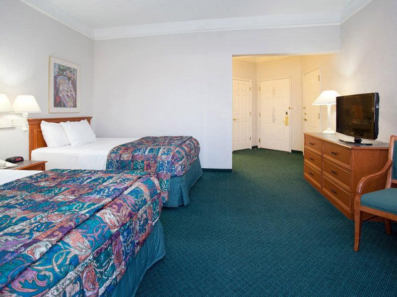 La Quinta Inn & Suites by Wyndham Denver Southwest Lakewood