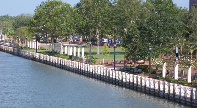 Best Western Sea Island Inn