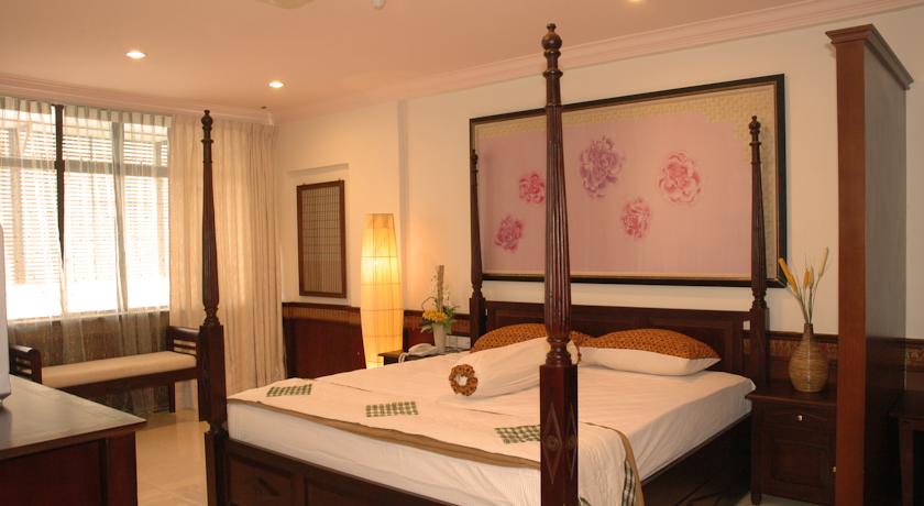 Malacca Straits Hotel