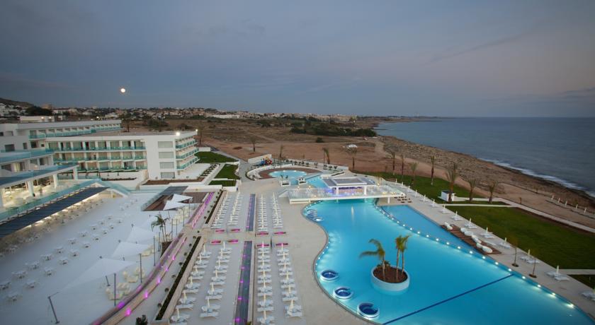 King Evelthon Beach Hotel & Resort