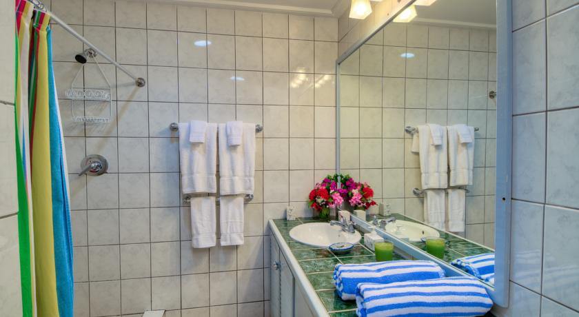 Fort Recovery Beachfront Villa & Suites