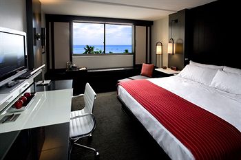 Hotel Renew - Waikiki Beach