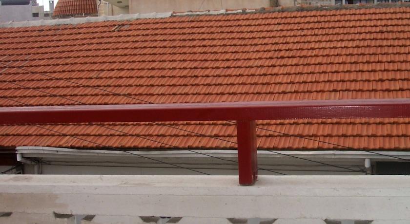 Kiniras Hotel & Restaurant