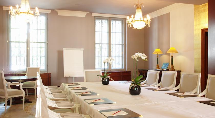 Schlosshotel Berlin By Patrick Hellmann