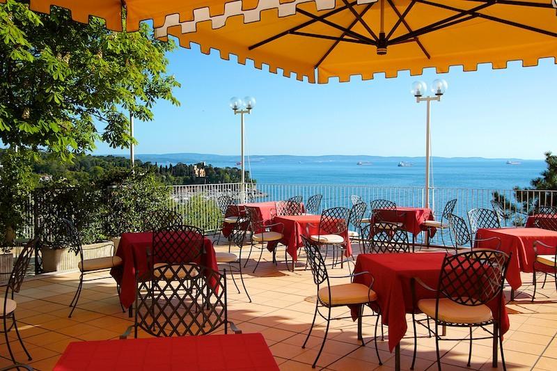 Hotel Riviera & Maximilian's