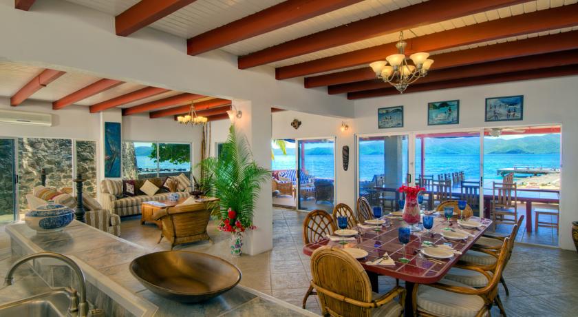 Fort Recovery Beachfront Villa & Suites