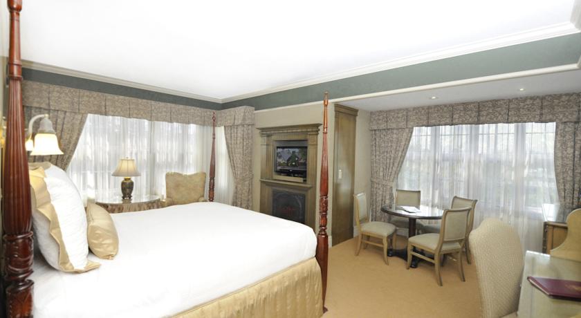Old Mill Toronto Hotel