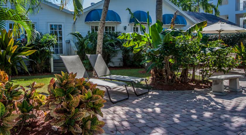 Olde Marco Island Inn & Suites