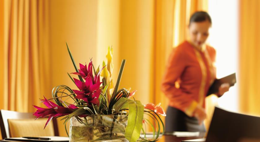 Edsa Shangri-La, Manila