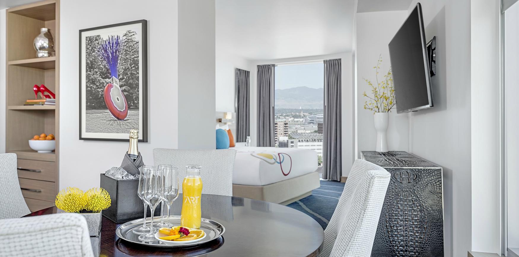 The Art Hotel Denver, Curio Collection by Hilton