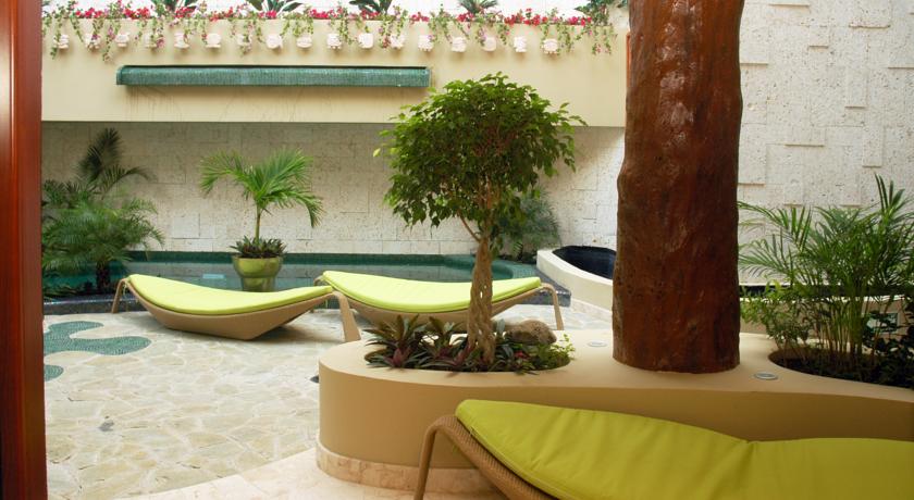 Maya Villa Condo Hotel & Beach Club