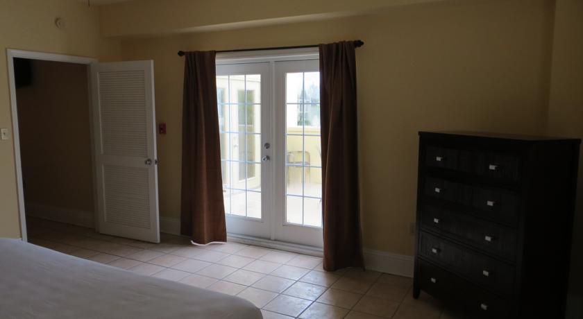 Naples Park Central Hotel