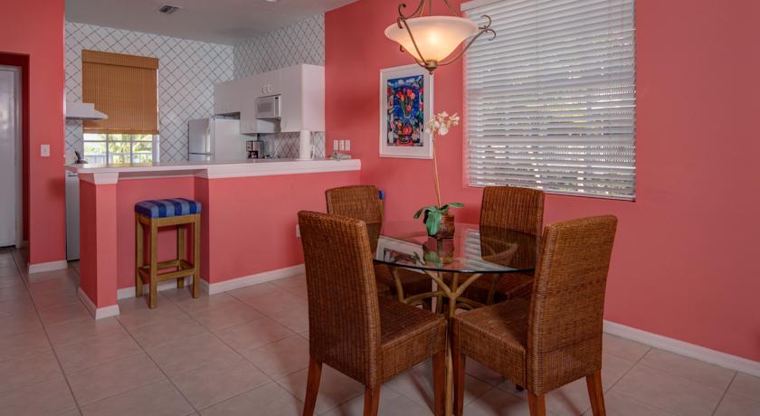 Olde Marco Island Inn & Suites