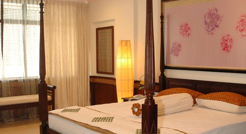 Malacca Straits Hotel