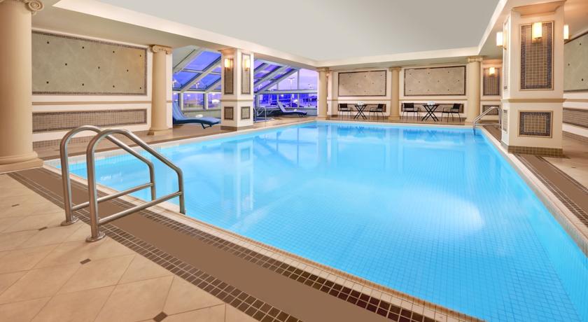 Sheraton Gateway Hotel in Toronto International Airport