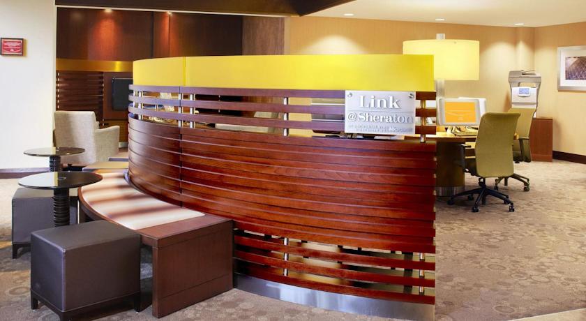 Le Centre Sheraton Montreal Hotel