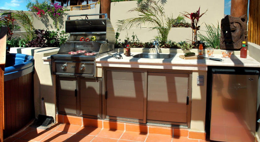 Maya Villa Condo Hotel & Beach Club