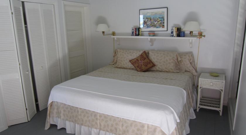 Fort Recovery Beachfront Villa & Suites